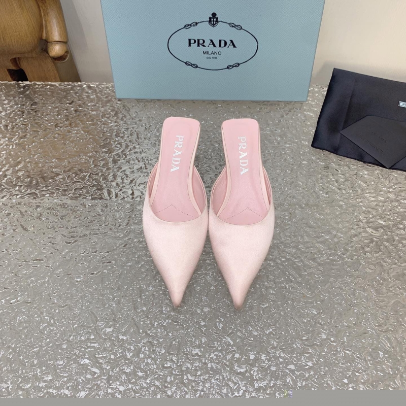 Pra*a slippers
